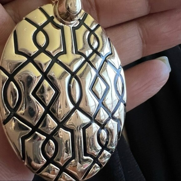 Premier Designs CZ Mother of Pearl Necklace Toggle Clasp - Picture 3 of 8